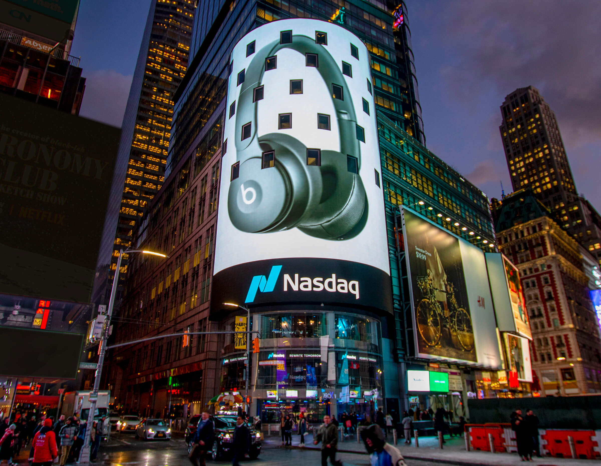 Digital Screens & Billboards Times Square NYC